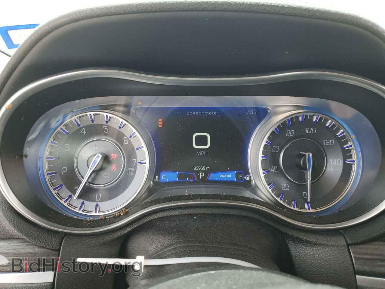 2019 CHRYSLER 300 - VIN: 2C3CCAAG4KH733175 - Фото 9