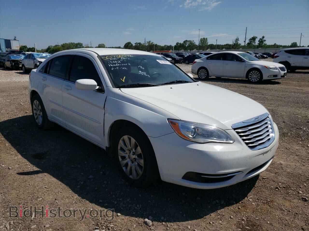 Photo 1C3BC4FB2BN553792 - CHRYSLER 200 2011
