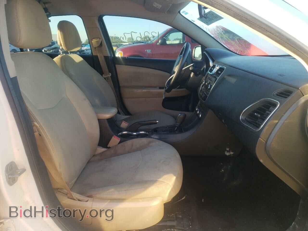 2011 CHRYSLER 200 - VIN: 1C3BC4FB2BN553792 - Photo 5