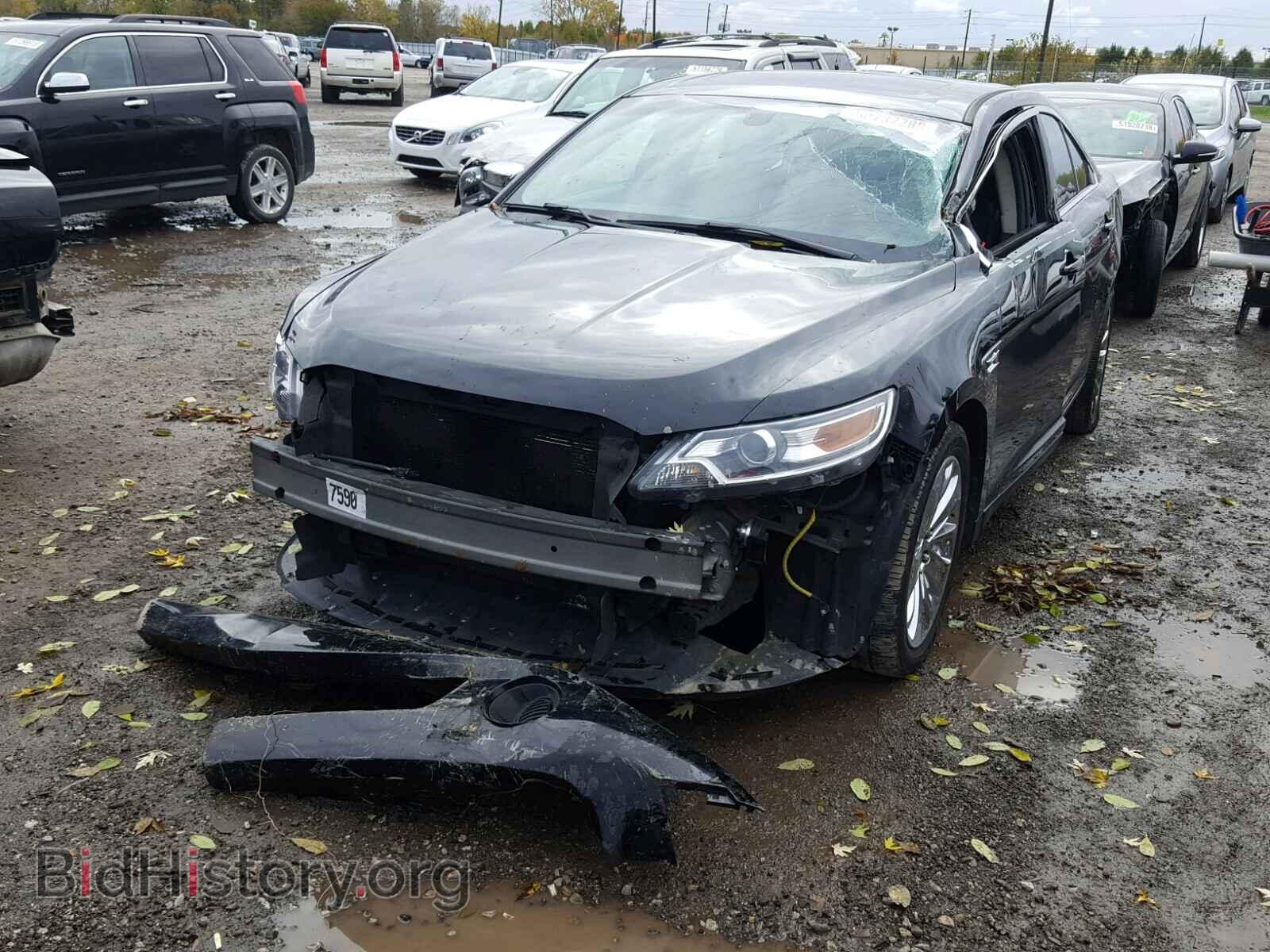 2011 FORD TAURUS - VIN: 1FAHP2FW2BG104110 - Фото 2