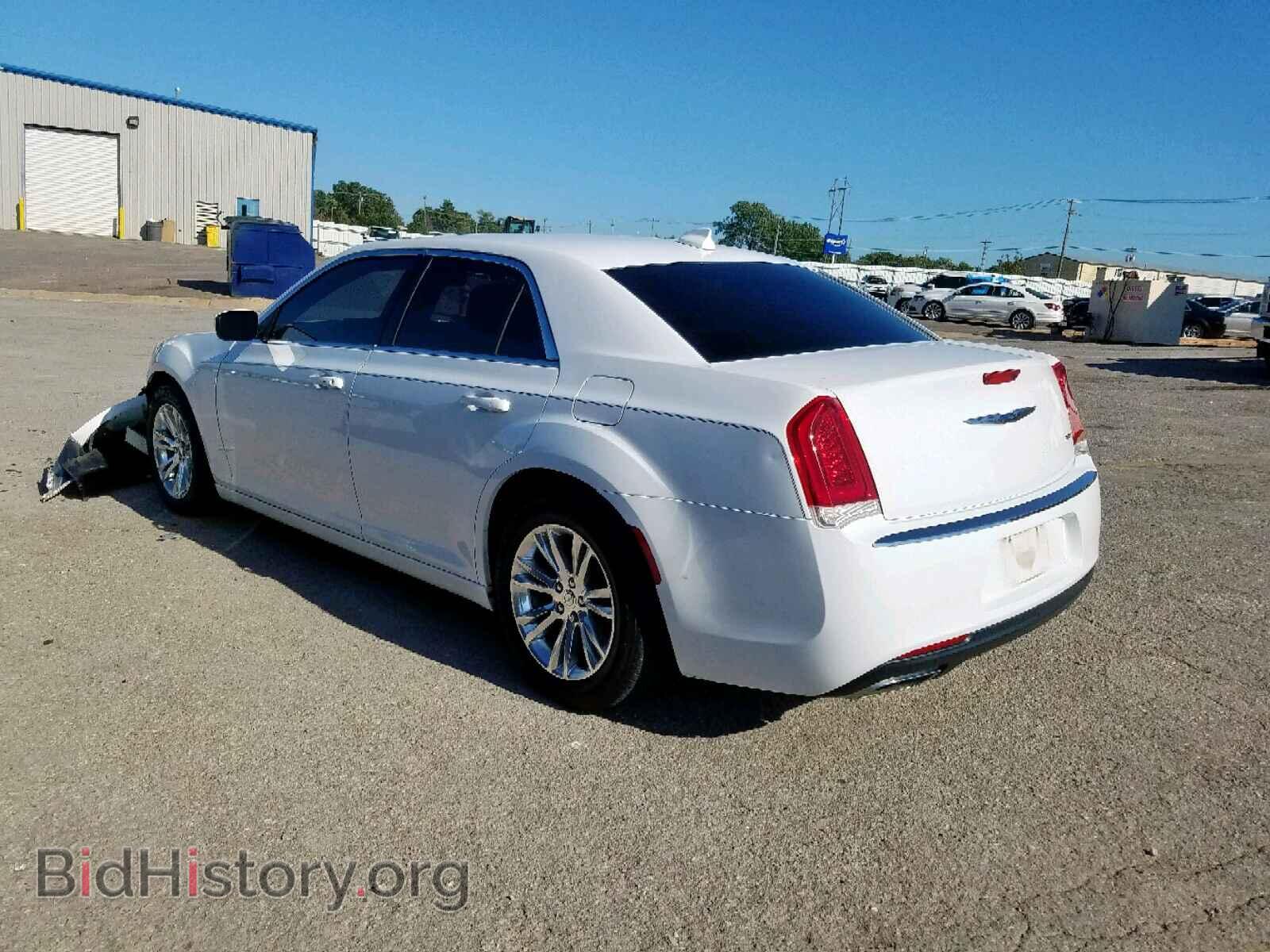 2017 CHRYSLER 300 - VIN: 2C3CCAAG0HH516635 - Фото 3