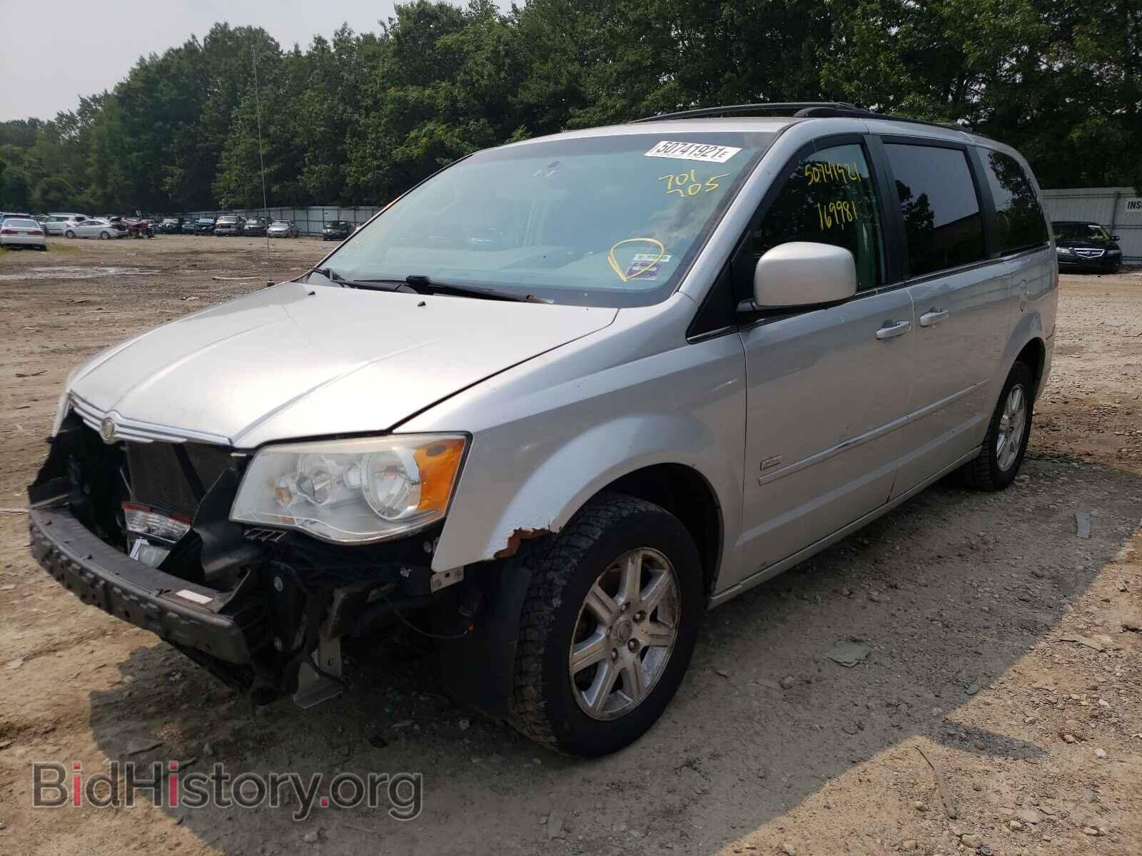 2008 CHRYSLER MINIVAN - VIN: 2A8HR54P38R701705 - Фото 2