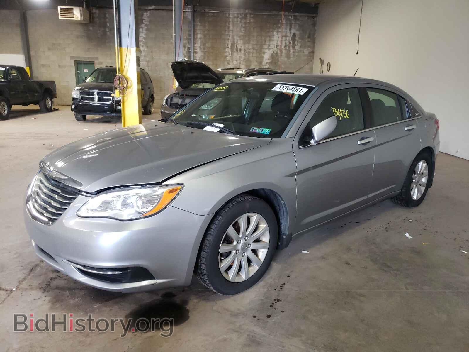 2013 CHRYSLER 200 - VIN: 1C3CCBBB3DN513030 - Фото 2