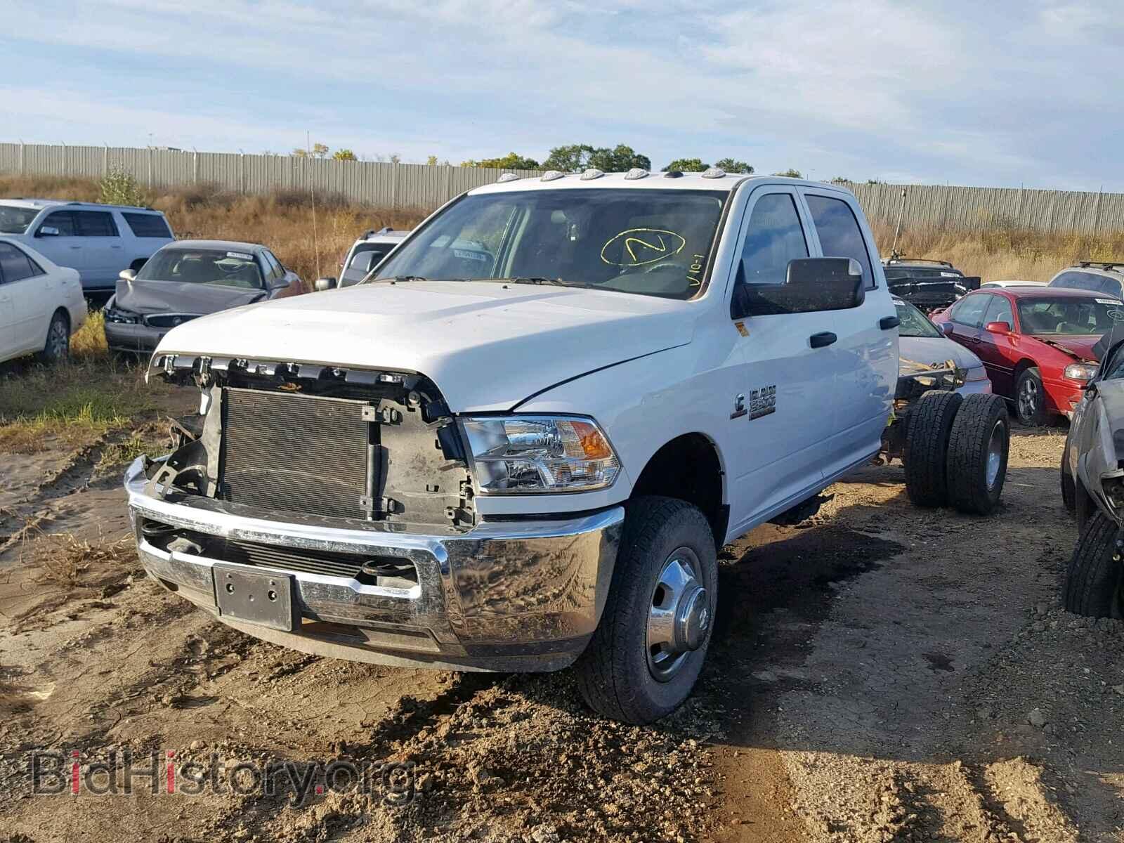 2018 RAM 3500 - VIN: 3C7WRTCL7JG362916 - Фото 2