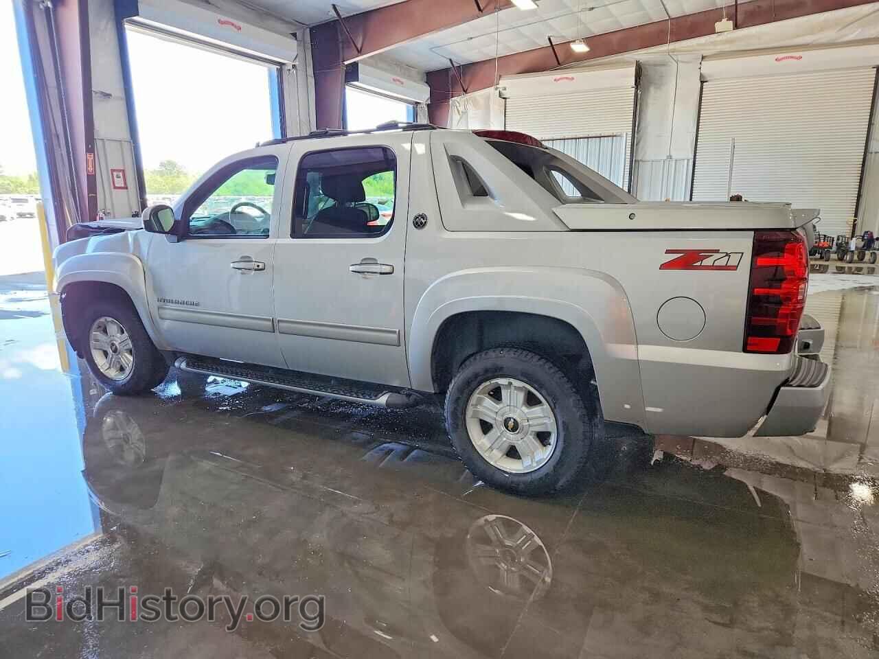 2013 CHEVROLET AVALANCHE - VIN: 3GNMCFE01DG215402 - Фото 2