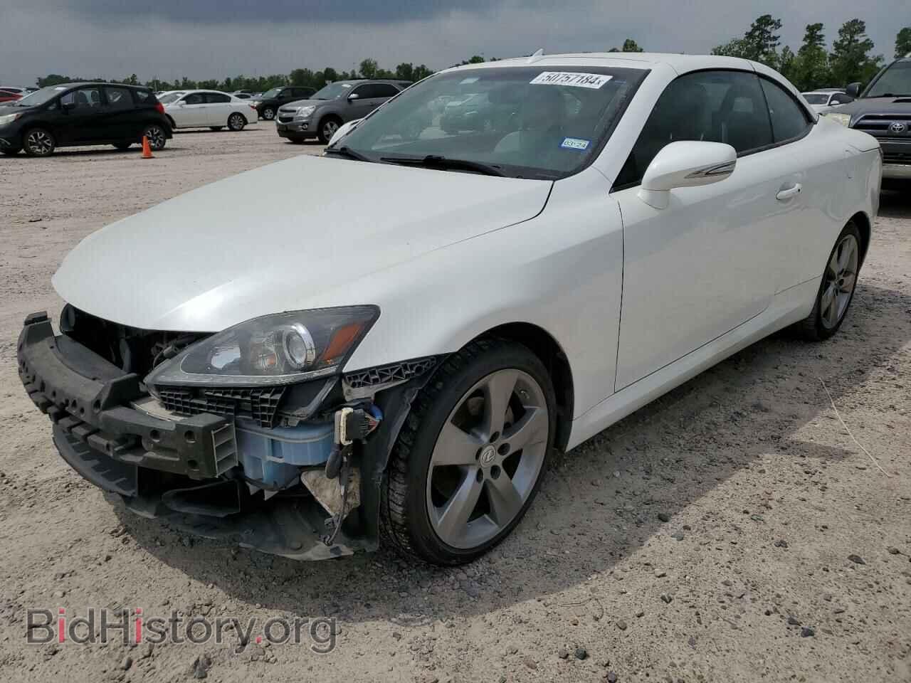 Photo JTHFF2C2XB2518494 - LEXUS IS 2011