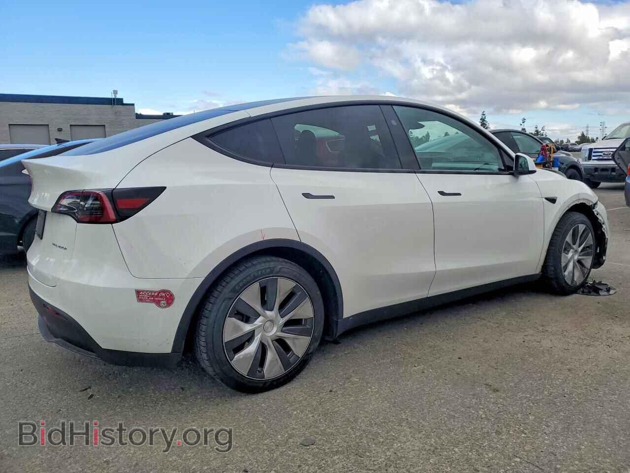 2024 TESLA MODEL Y - VIN: 7SAYGAEE0RF984681 - Фото 3