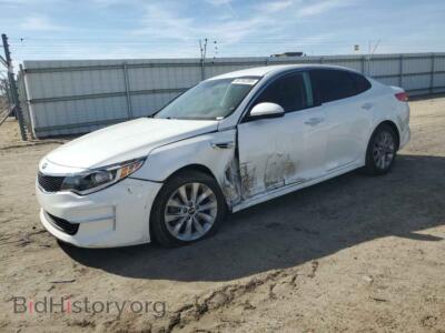 2018 Kia OPTIMA LX, белый — VIN 5XXGT4L33JG258886, Copart
