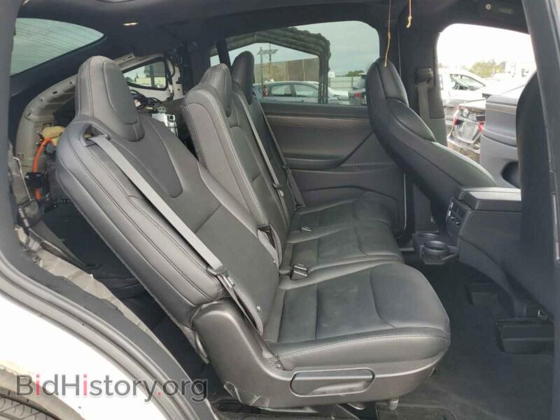 2018 Tesla MODEL X (VIN 5YJXCAE28JF138300) — photo 11 of 13