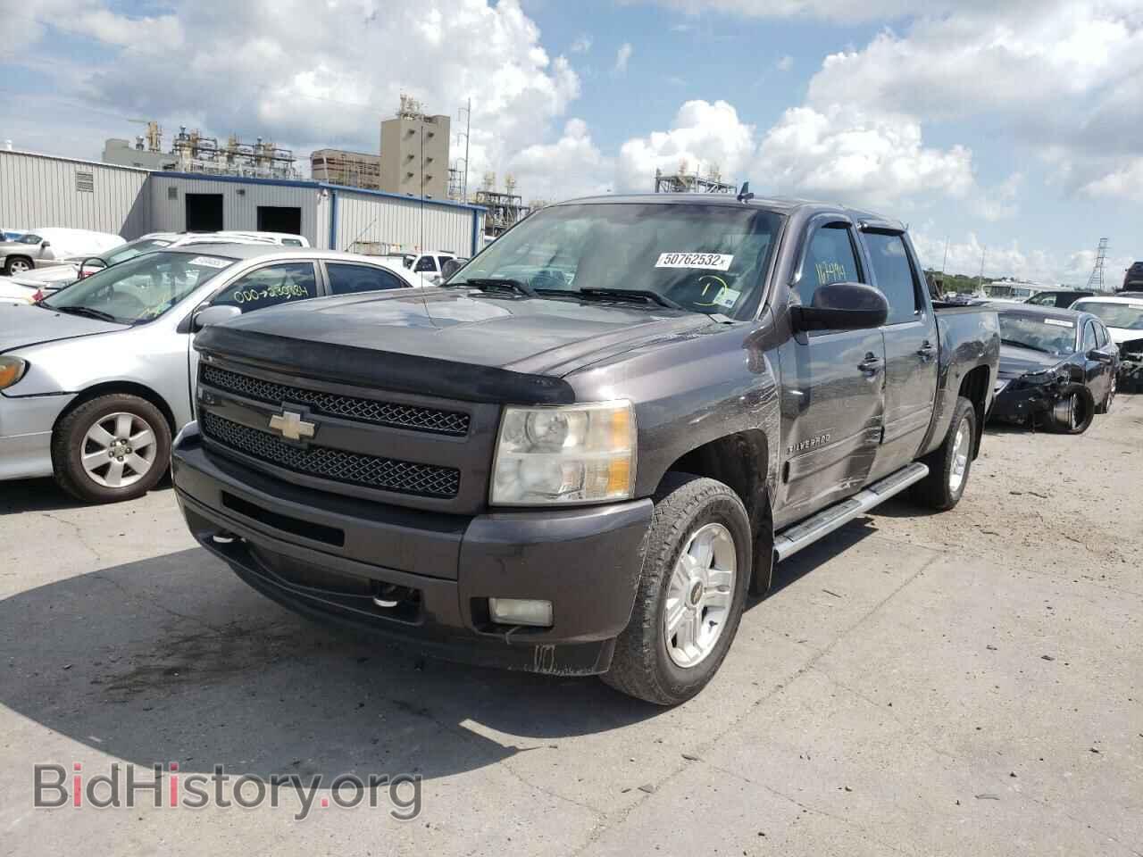 2011 CHEVROLET SILVERADO - VIN: 3GCPCSE05BG290020 - Фото 2