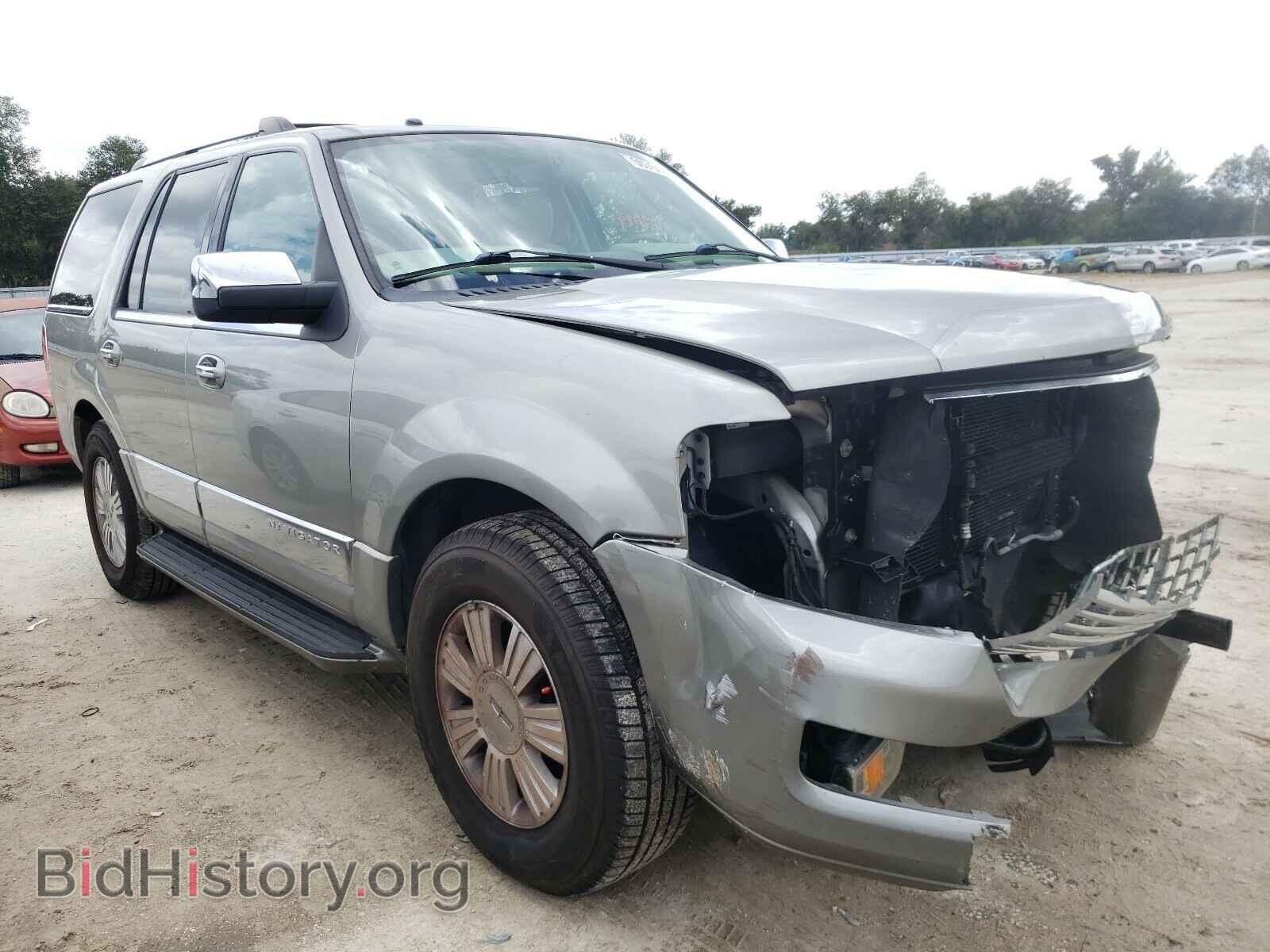 Photo 5LMFU275X8LJ06244 - LINCOLN NAVIGATOR 2008