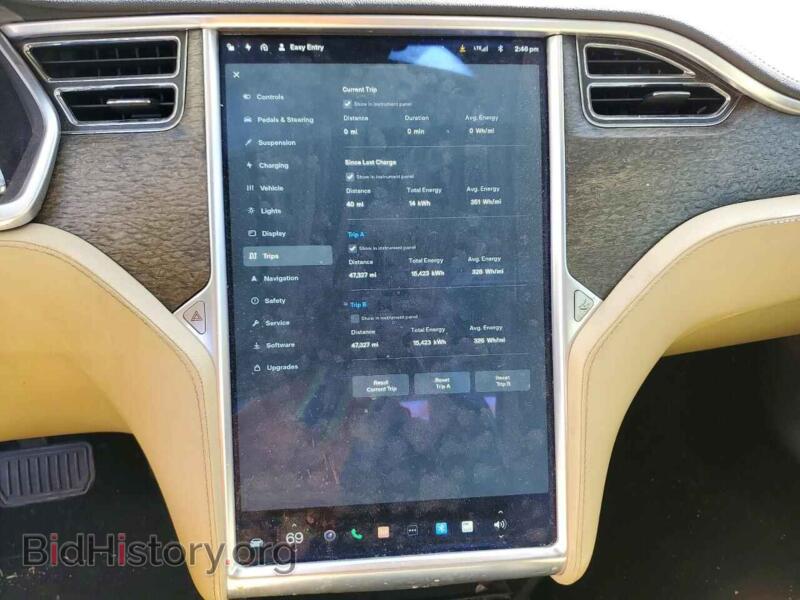 2013 Tesla MODEL S (VIN 5YJSA1CG8DFP06385) — фото 9 из 13