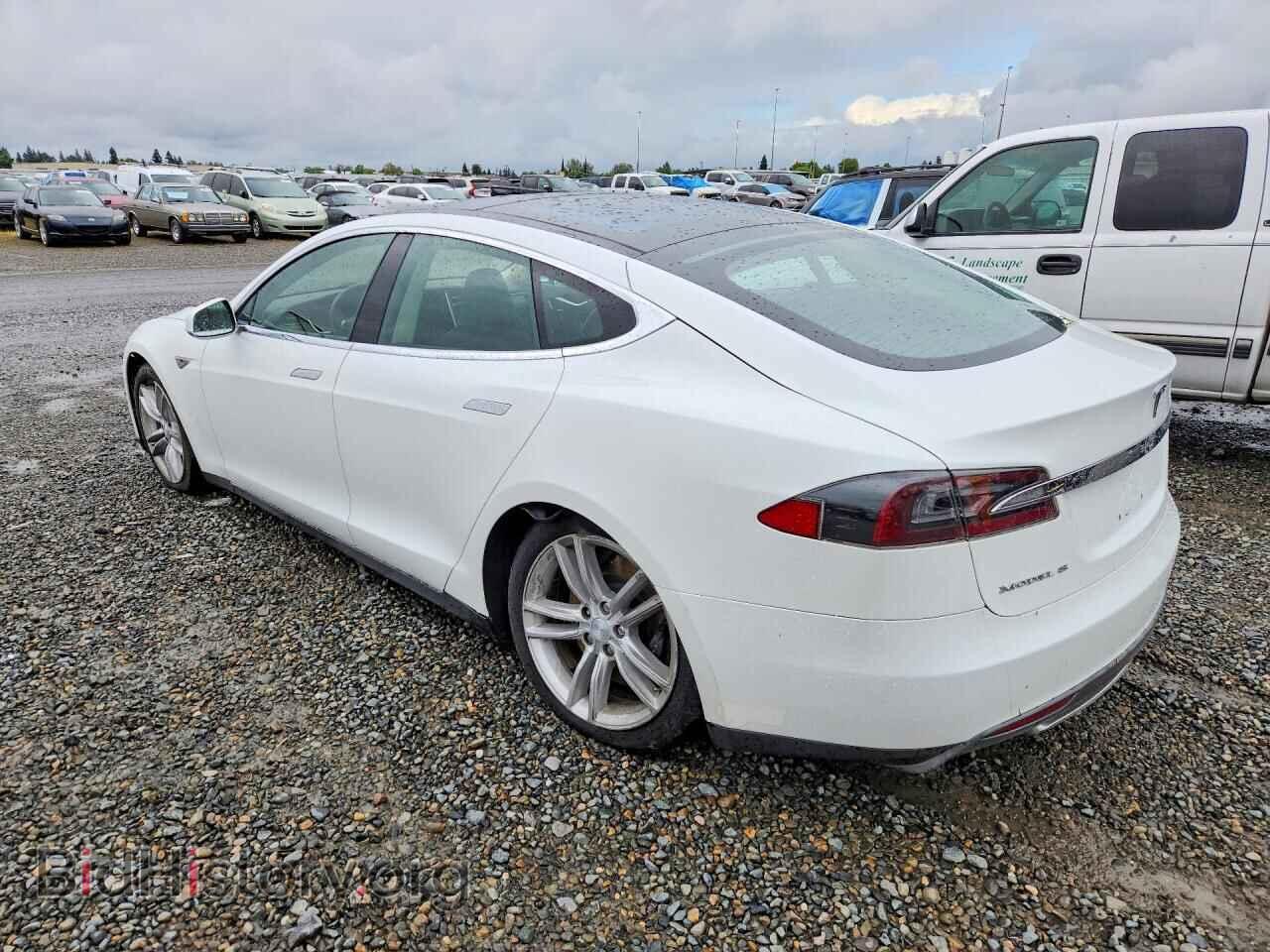 2013 TESLA MODEL S - VIN: 5YJSA1CP6DFP05722 - Фото 2
