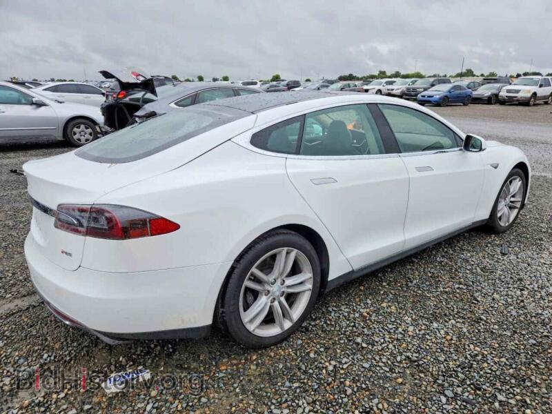 2013 Tesla MODEL S (VIN 5YJSA1CP6DFP05722) — photo 3 of 12