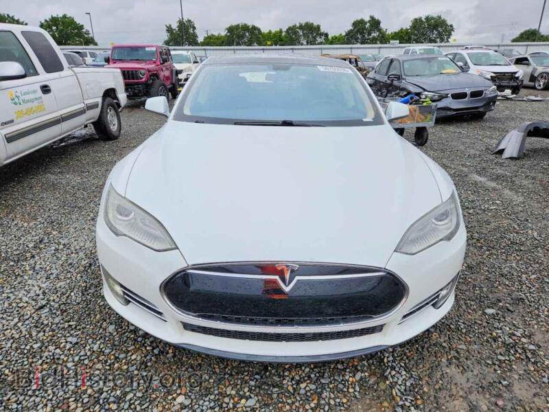 2013 Tesla MODEL S (VIN 5YJSA1CP6DFP05722) — photo 5 of 12