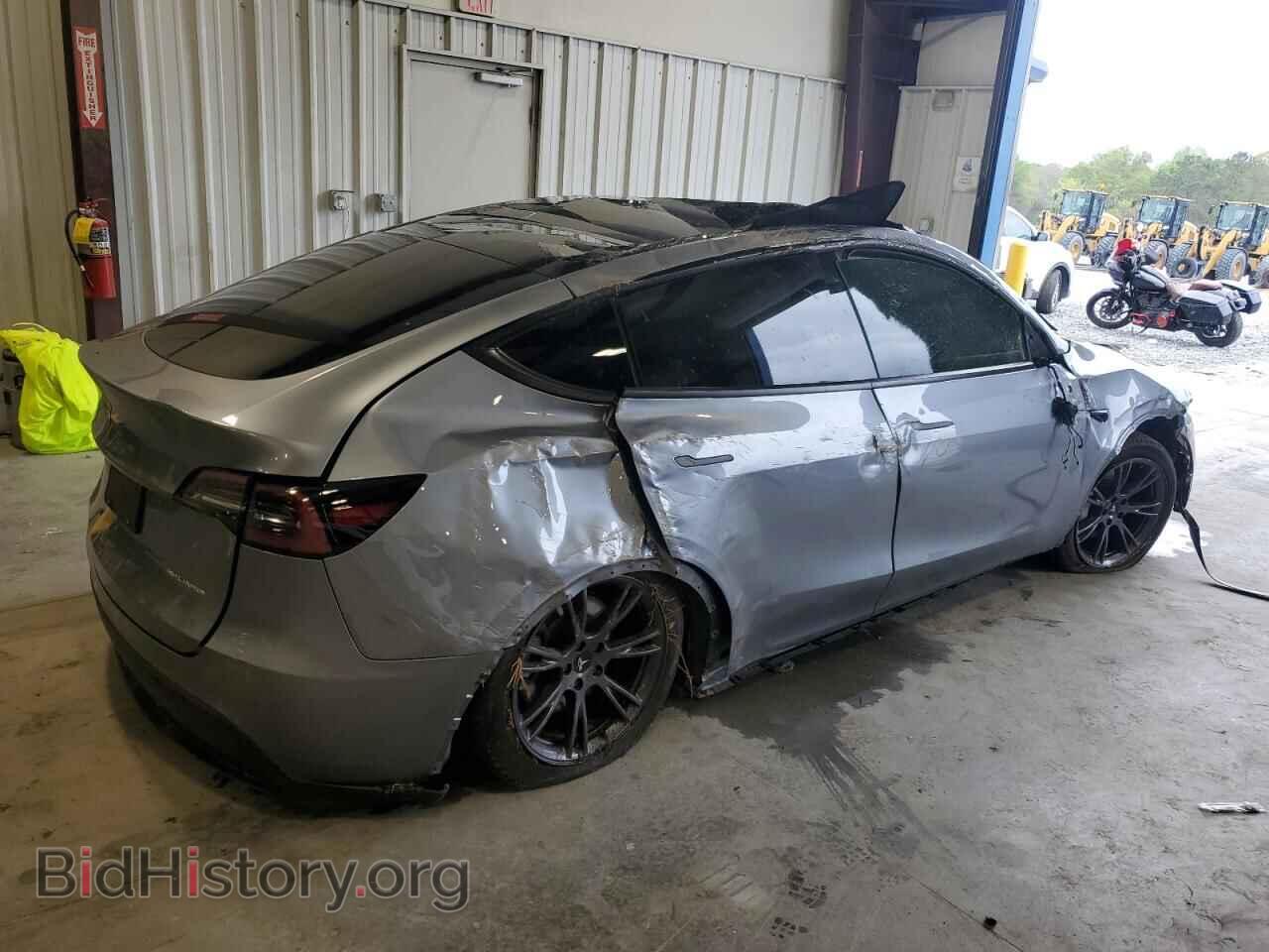 2024 TESLA MODEL Y - VIN: 7SAYGDEEXRA327675 - Фото 3