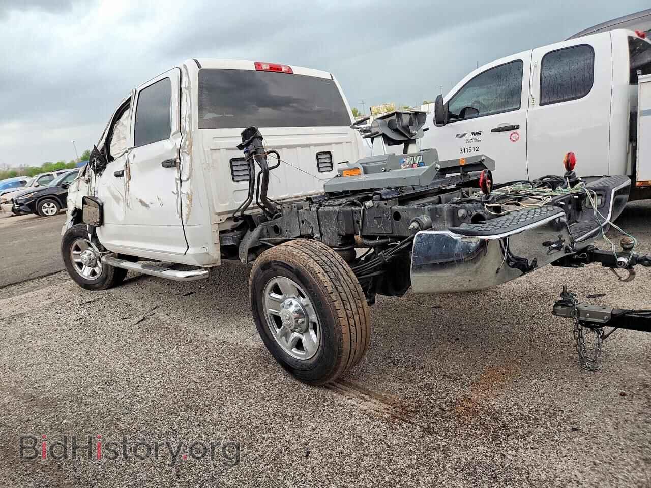 2018 RAM 3500 - VIN: 3C63R3CL7JG239303 - Photo 2