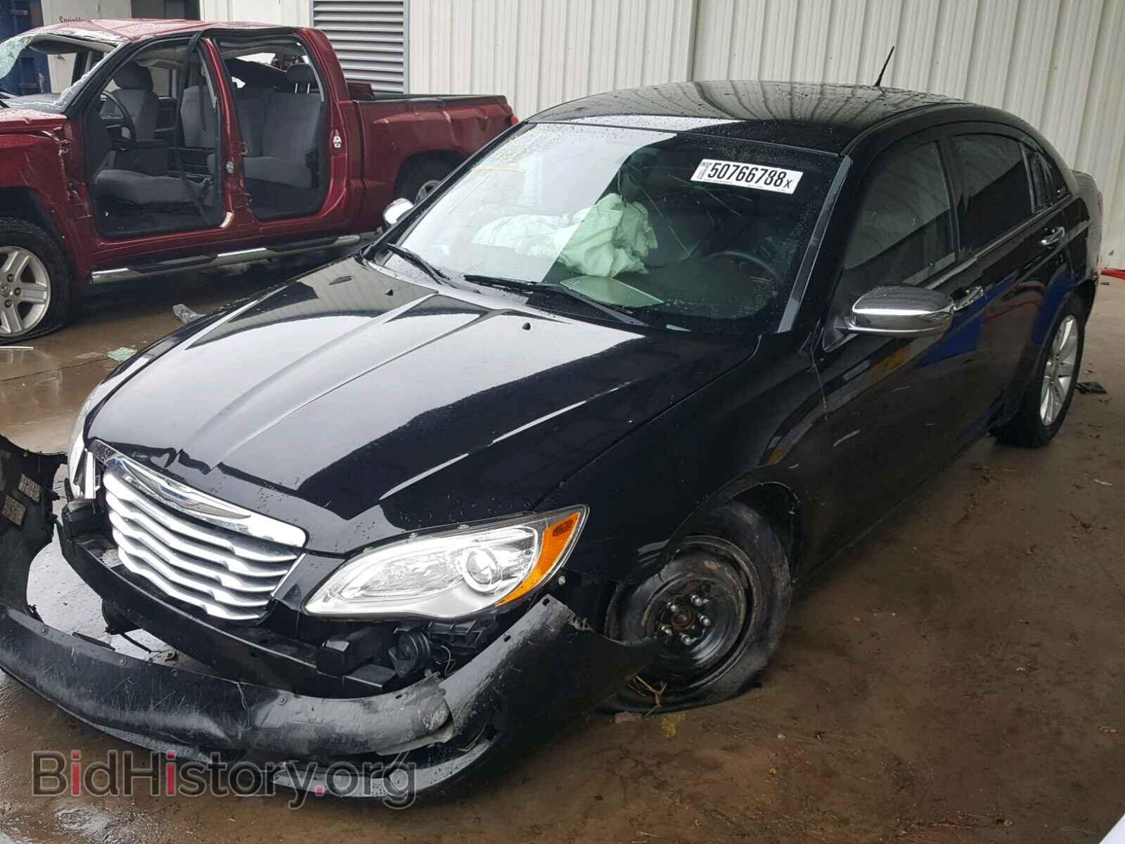 2013 CHRYSLER 200 - VIN: 1C3CCBCGXDN509275 - Фото 2