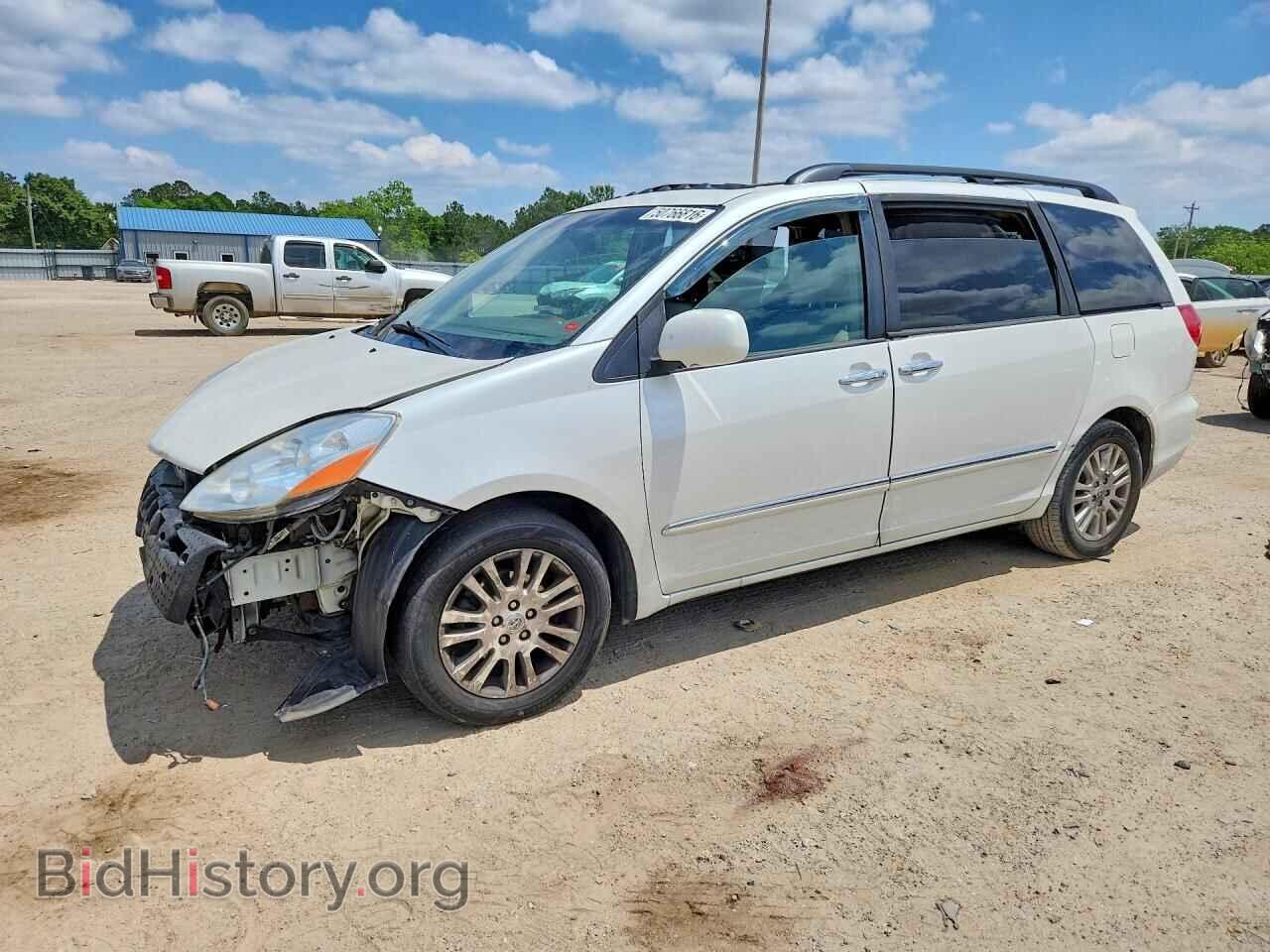 Photo 5TDYK4CC2AS307047 - TOYOTA SIENNA 2010
