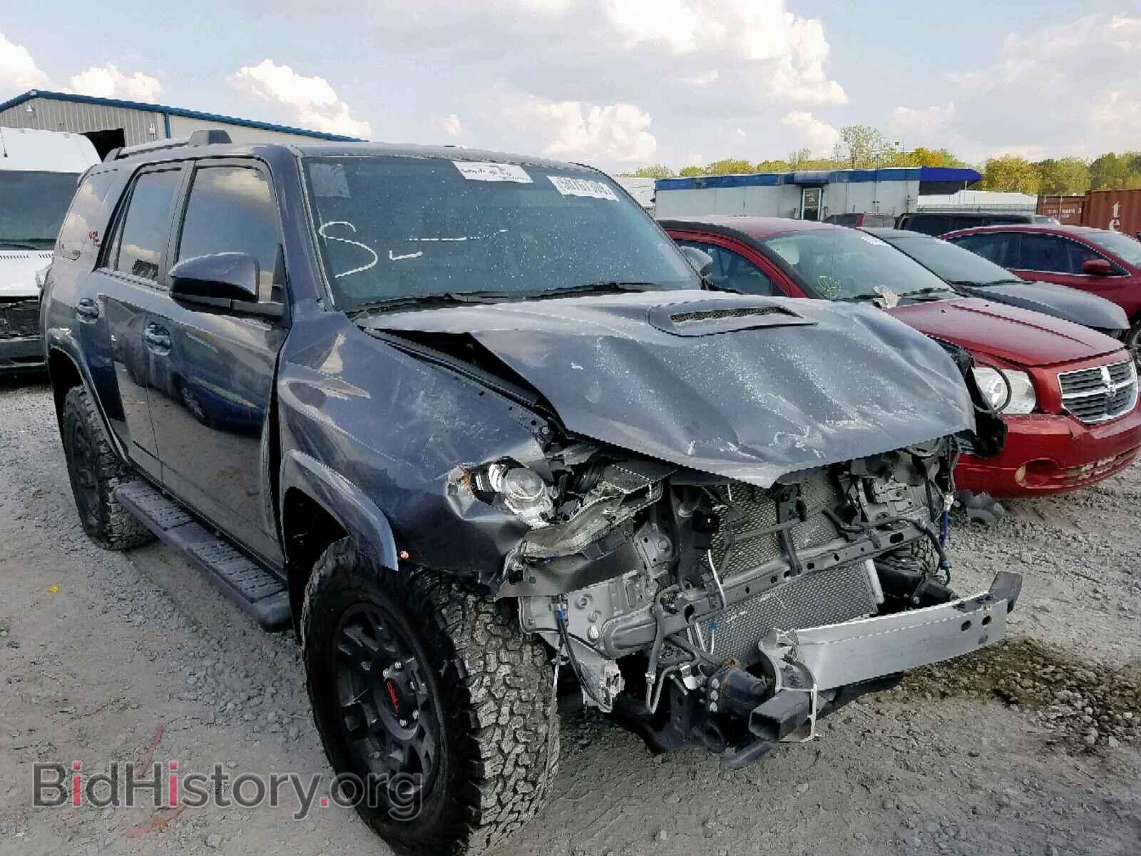 Фотография JTEBU5JR8H5451713 - TOYOTA 4RUNNER SR 2017