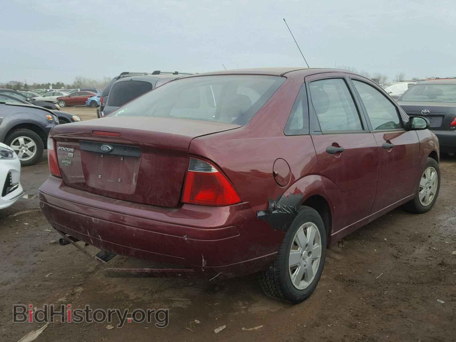 2007 FORD FOCUS - VIN: 1FAFP34N77W299366 - Photo 4
