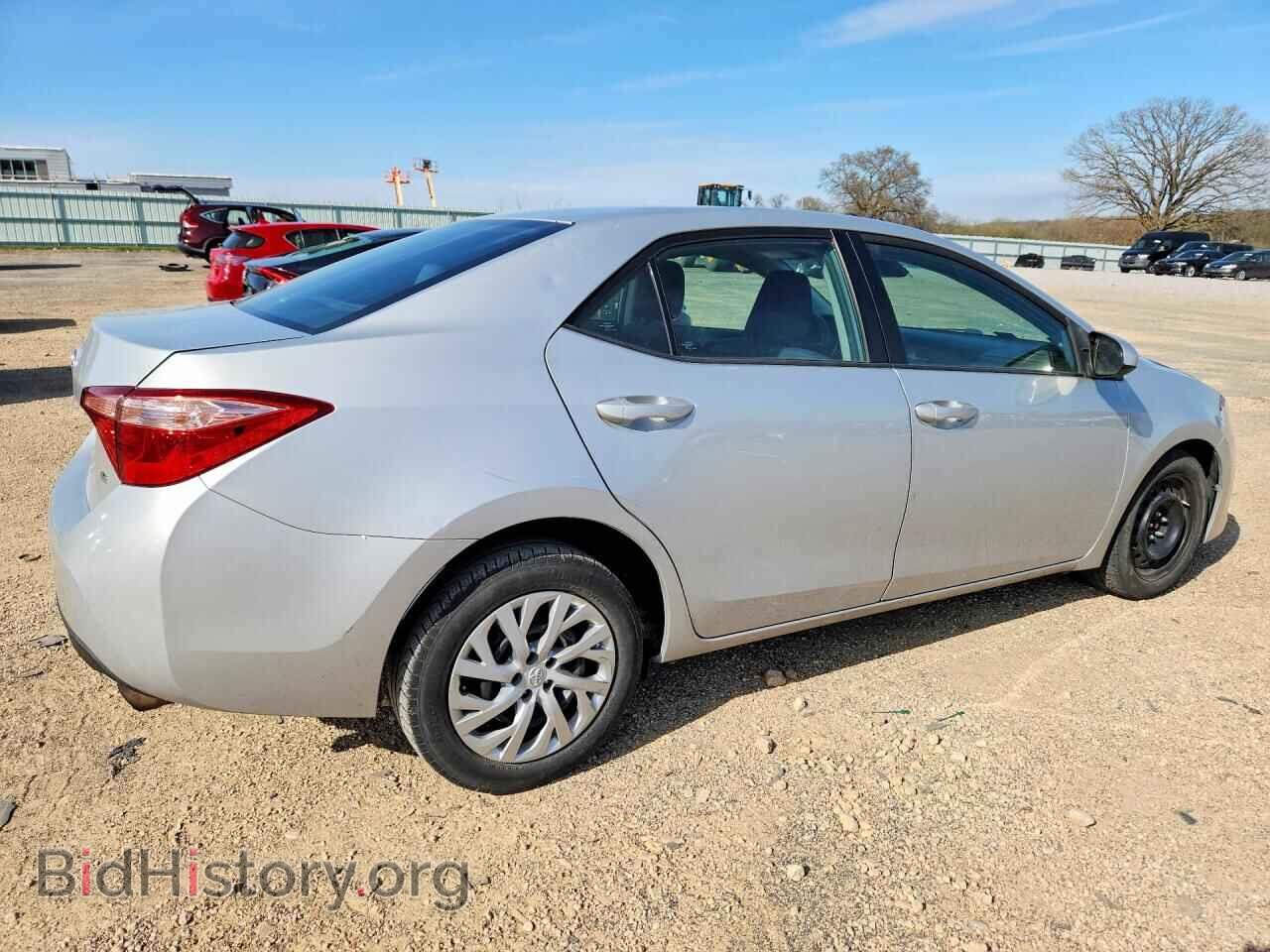 2018 TOYOTA COROLLA - VIN: 2T1BURHE2JC054568 - Фото 3
