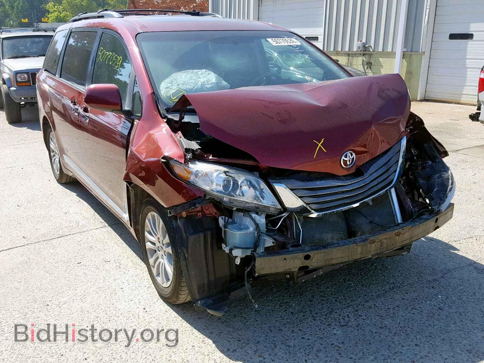 Photo 5TDYK3DC9BS109723 - TOYOTA SIENNA XLE 2011