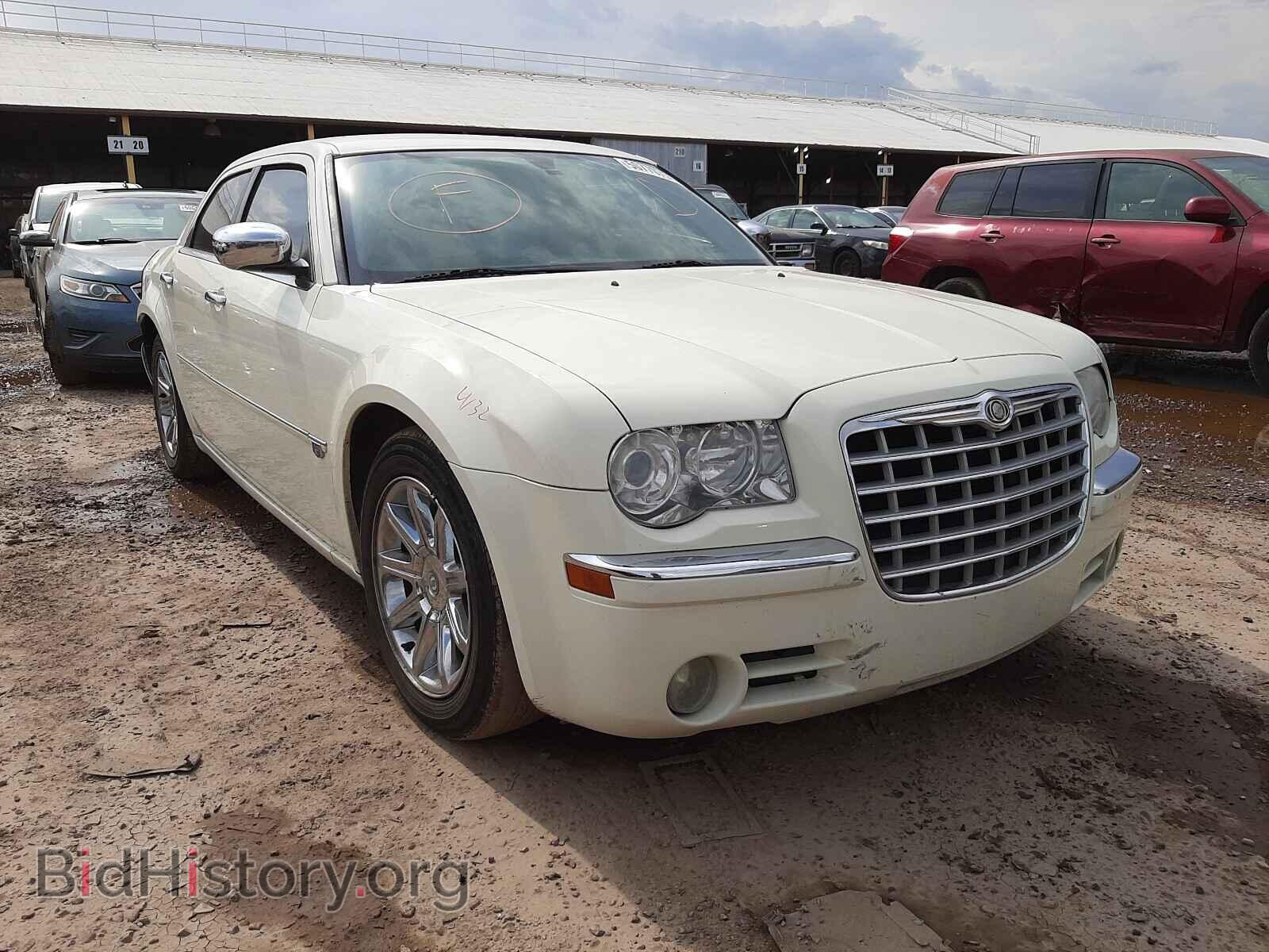 Фотография 2C3KA63HX6H257637 - CHRYSLER 300 2006