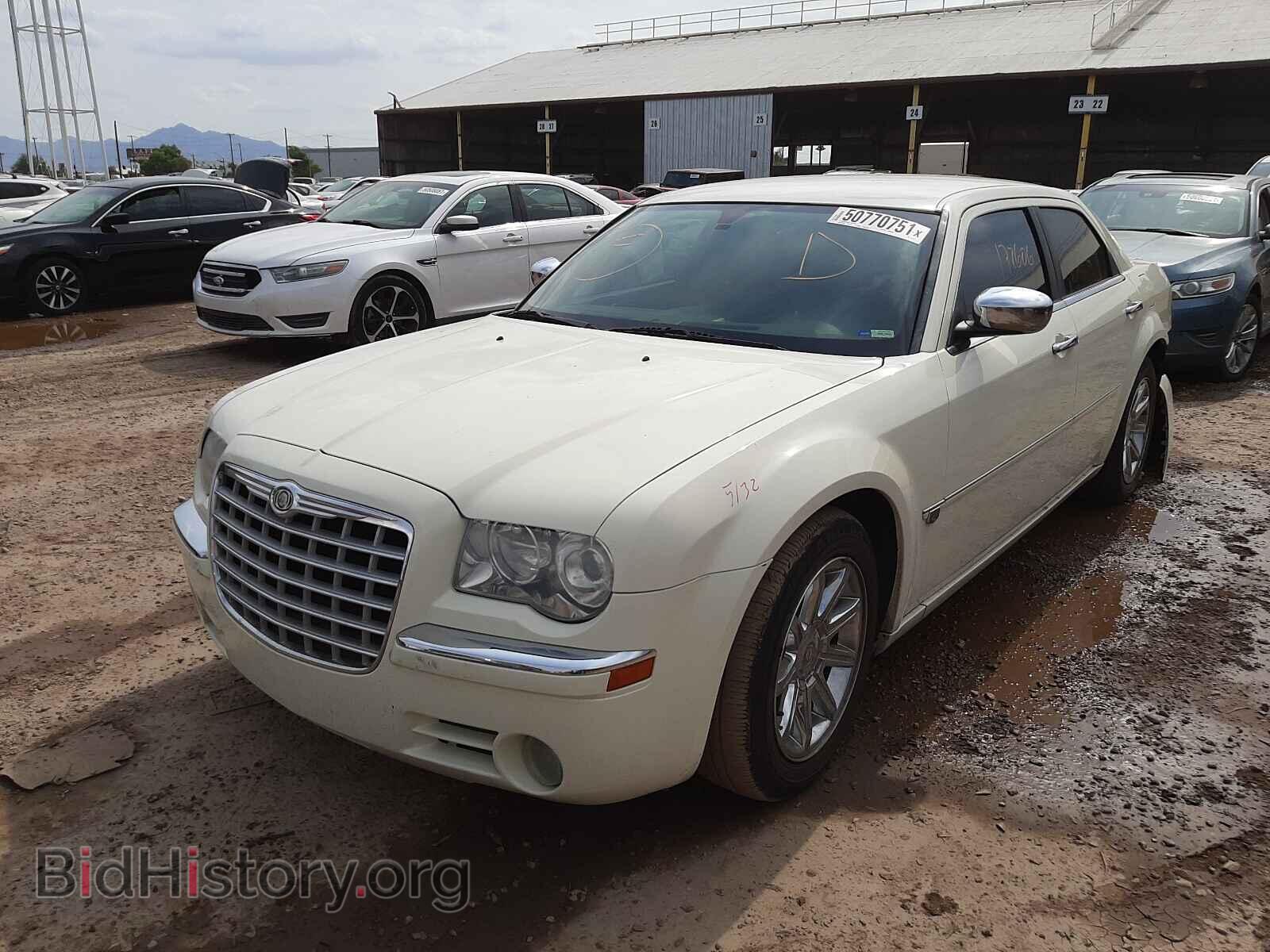 2006 CHRYSLER 300 - VIN: 2C3KA63HX6H257637 - Фото 2