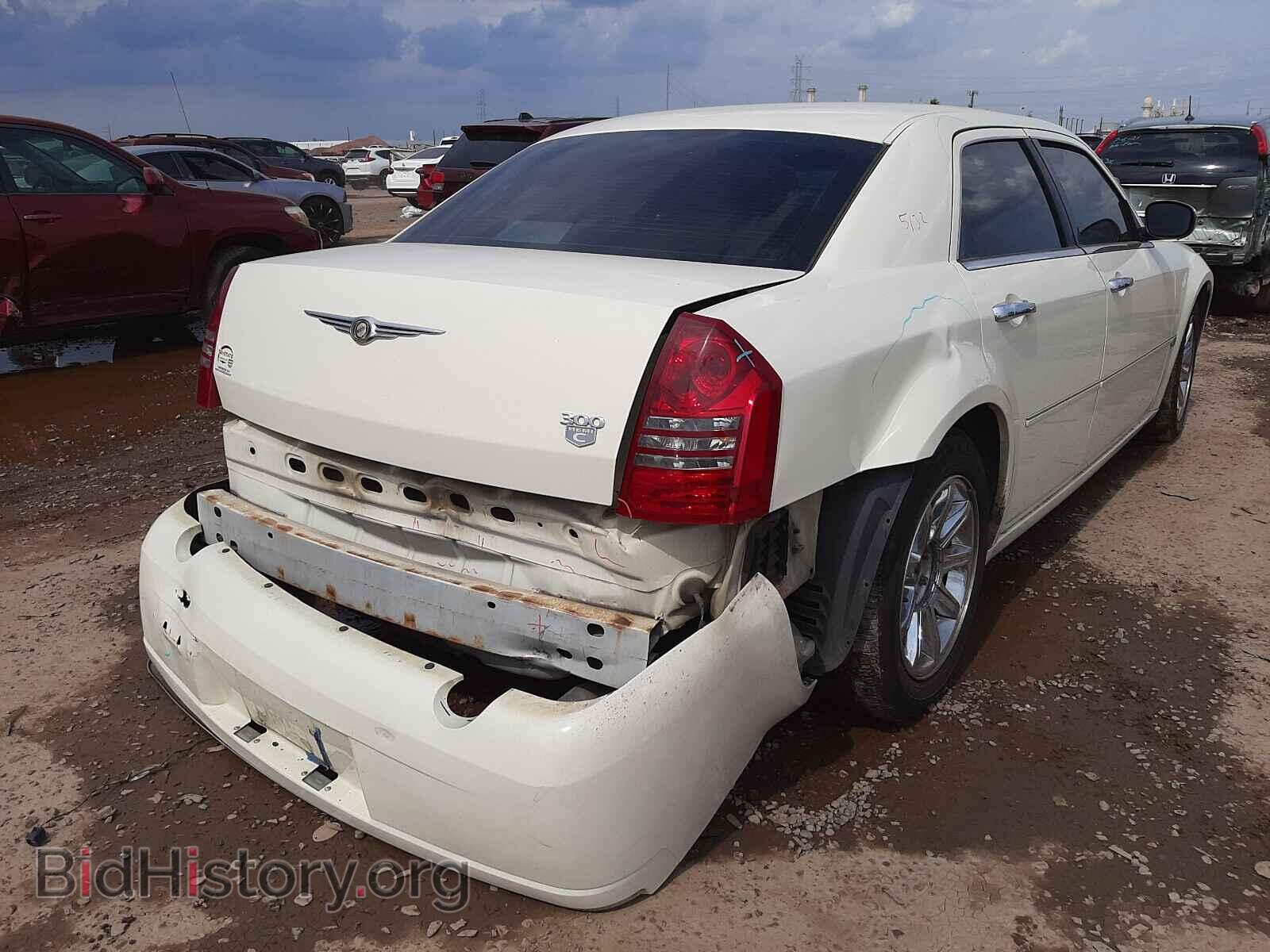 2006 CHRYSLER 300 - VIN: 2C3KA63HX6H257637 - Фото 4