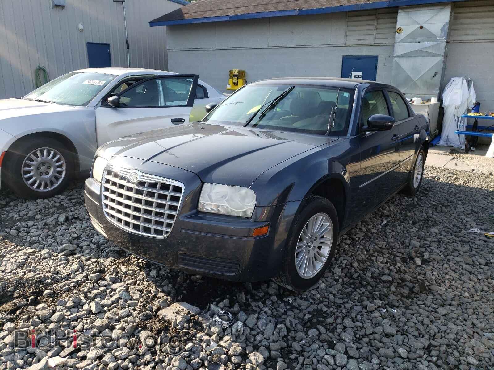2008 CHRYSLER 300 - VIN: 2C3LA43R18H211182 - Фото 2