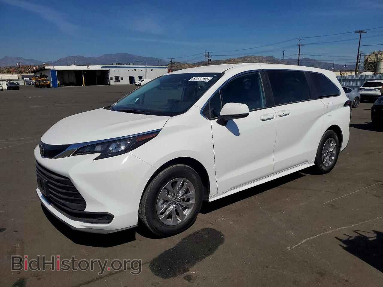 Фотография 5TDKRKEC1TS301035 - TOYOTA SIENNA 2026