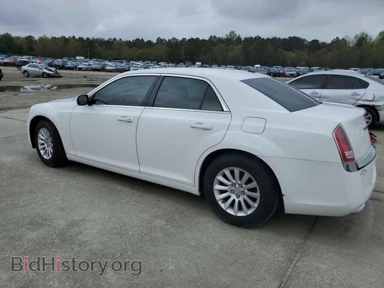 2013 CHRYSLER 300 - VIN: 2C3CCAAG7DH589334 - Фото 2