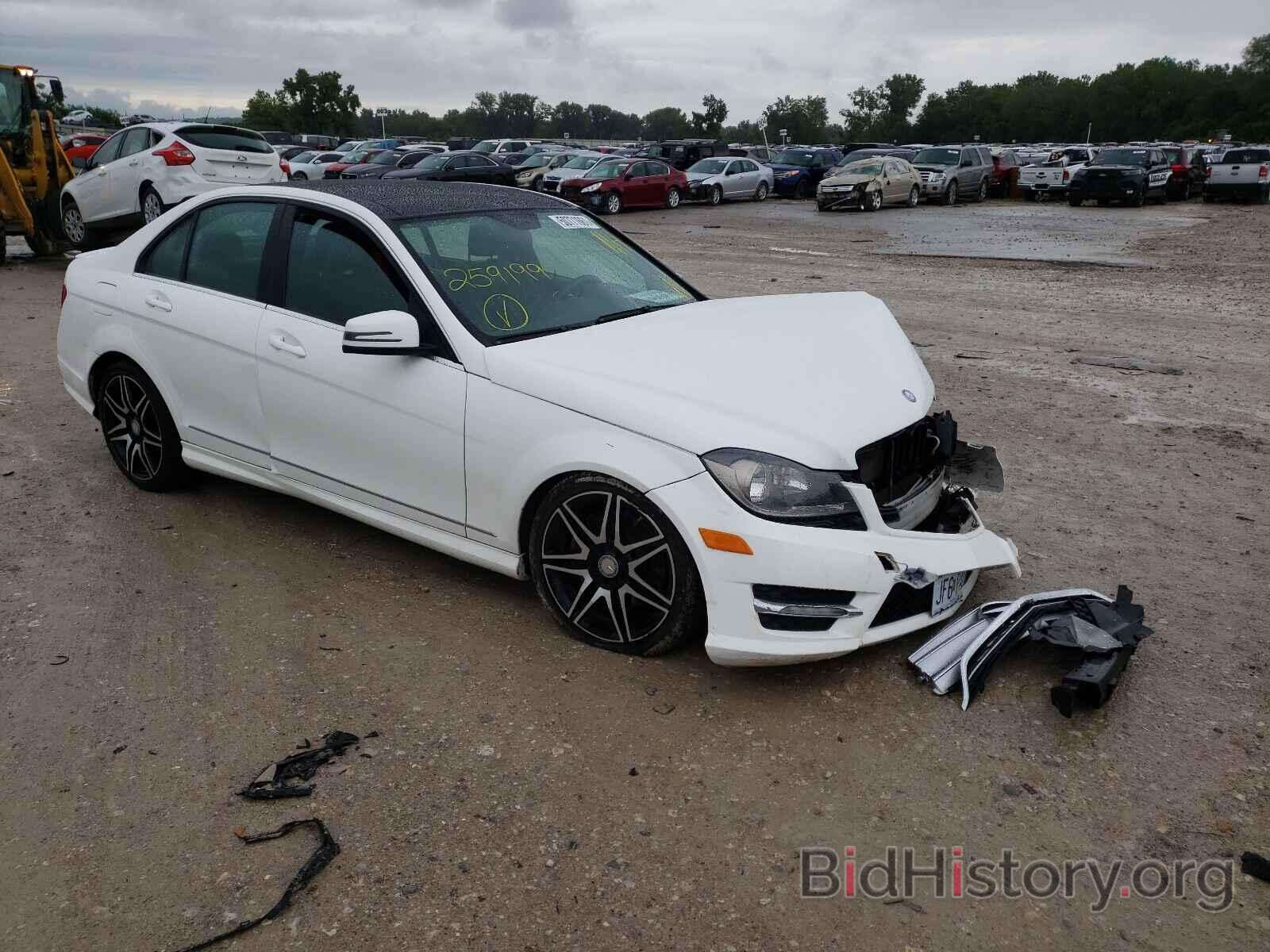 Photo WDDGF8AB0DR259199 - MERCEDES-BENZ C-CLASS 2013