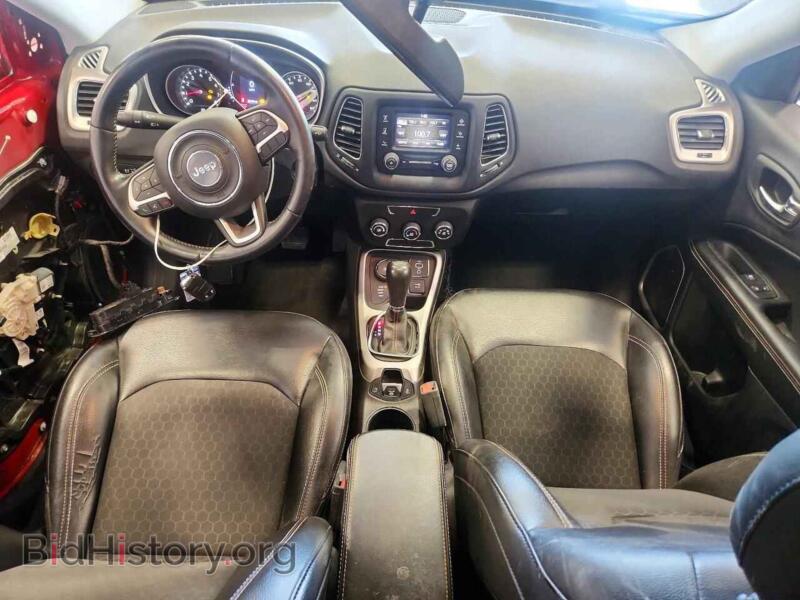 2018 Jeep COMPASS (VIN 3C4NJDBBXJT373284) — фото 8 из 14