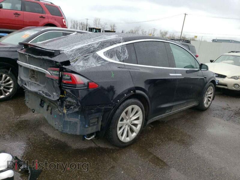 2018 Tesla MODEL X (VIN 5YJXCBE20JF119875) — photo 3 of 14