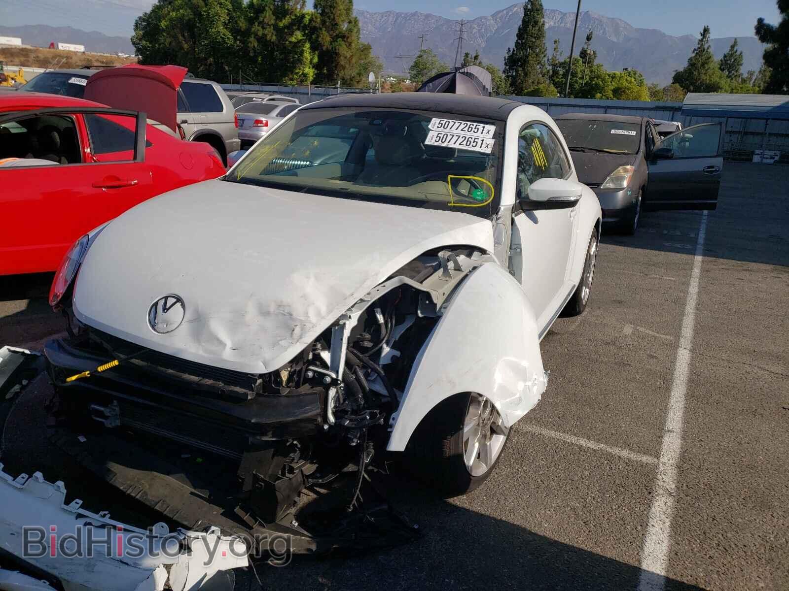2019 VOLKSWAGEN BEETLE - VIN: 3VWJD7AT2KM720293 - Фото 2