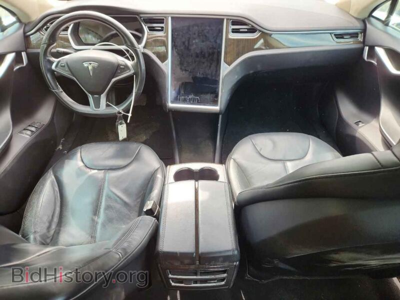 2013 Tesla MODEL S (VIN 5YJSA1DN0DFP07172) — фото 8 из 12