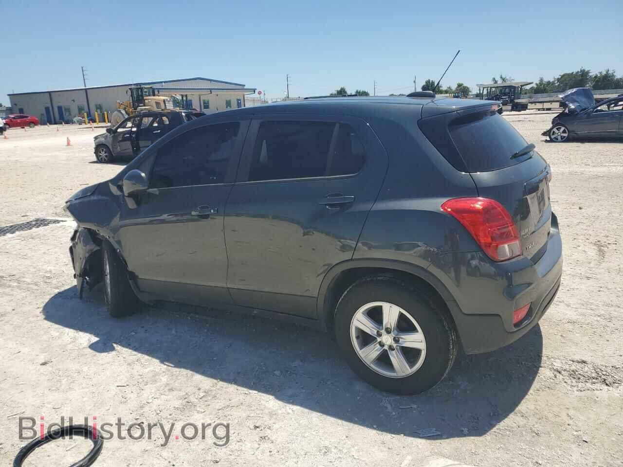 2020 CHEVROLET TRAX - VIN: 3GNCJKSB0LL261776 - Фото 2