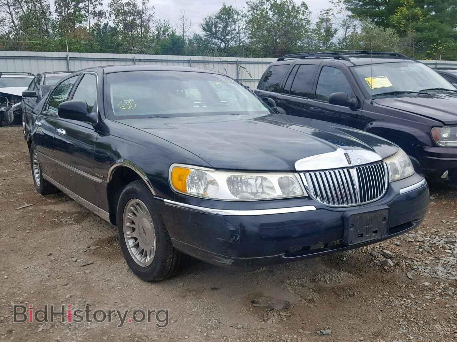 Photo 1LNHM83W41Y719031 - LINCOLN TOWNCAR 2001
