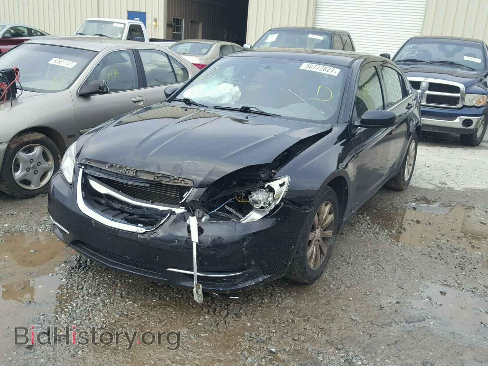 2011 CHRYSLER 200 - VIN: 1C3BC1FG2BN604699 - Фото 2