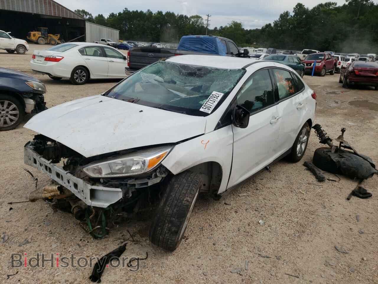 2018 FORD FOCUS - VIN: 1FADP3F22JL308087 - Photo 2