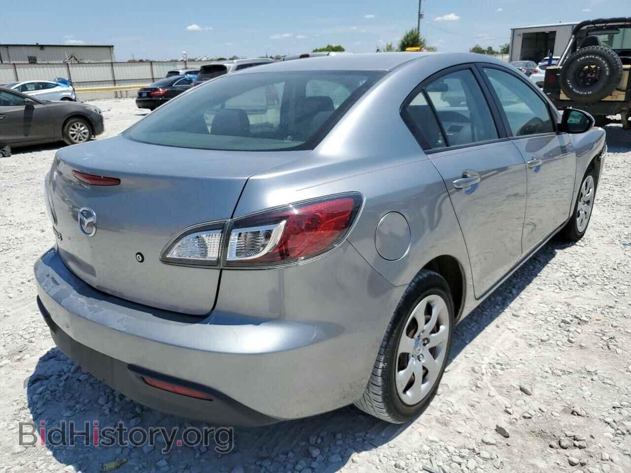 2011 MAZDA 3 - VIN: JM1BL1UF1B1415488 - Фото 4