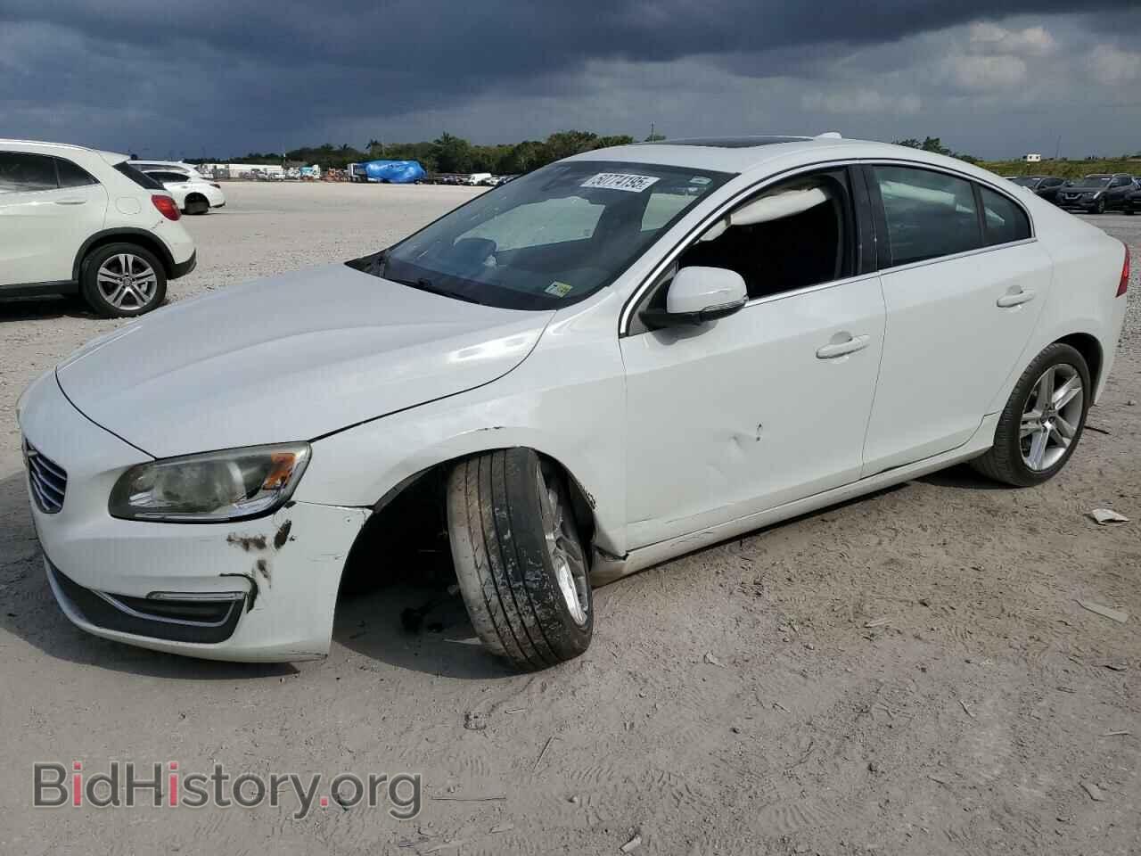 Фотография YV1612FS0E2270654 - VOLVO S60 2014