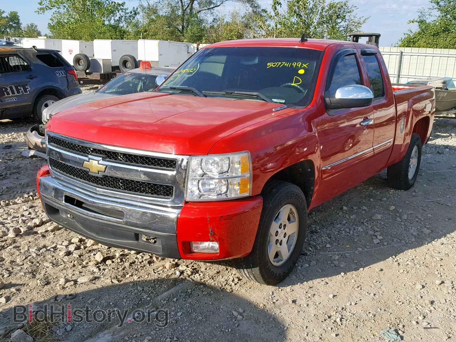 2011 CHEVROLET SILVERADO - VIN: 1GCRCSE02BZ148572 - Фото 2