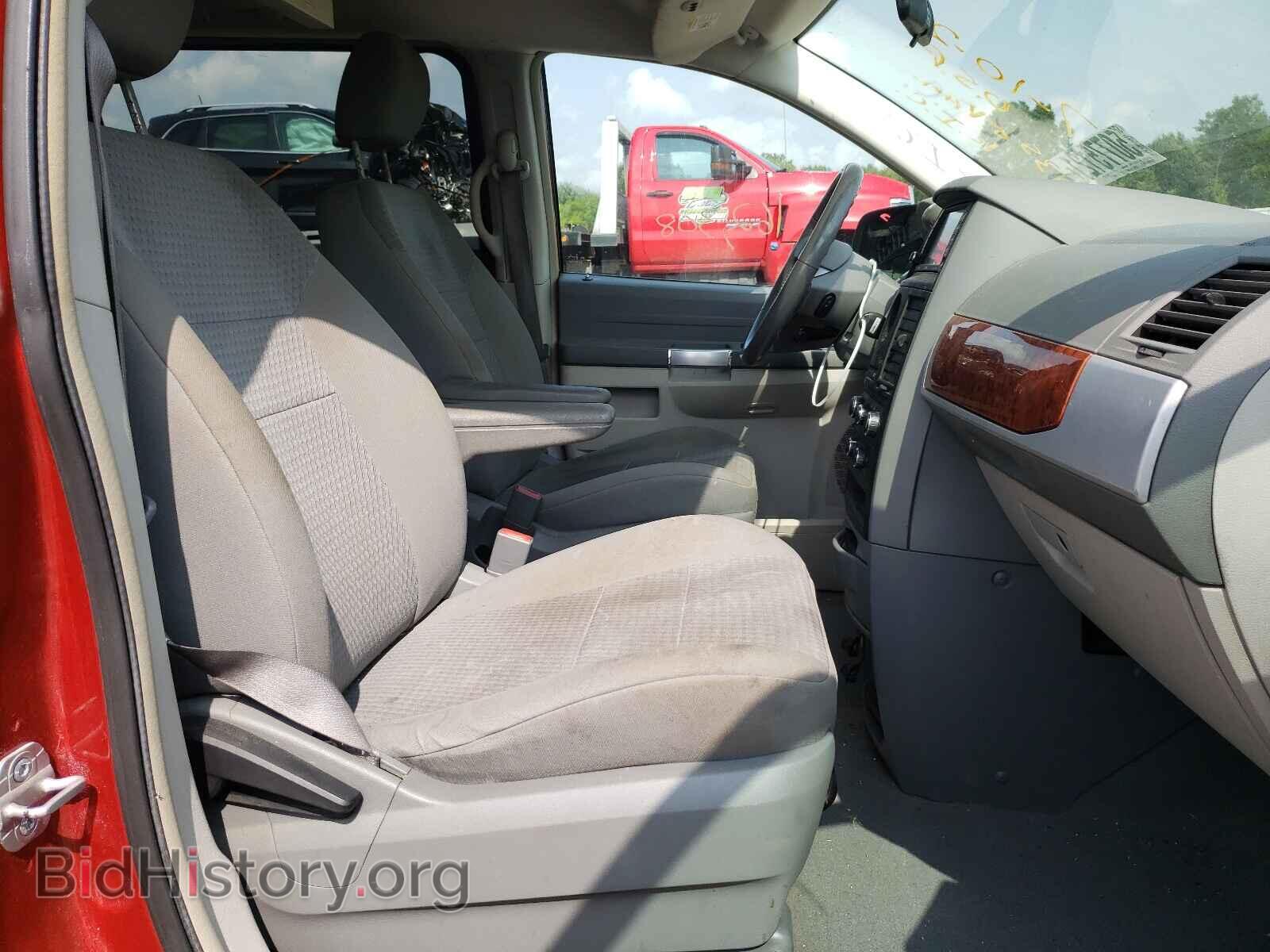 2008 CHRYSLER MINIVAN - VIN: 2A8HR54P58R738853 - Фото 5