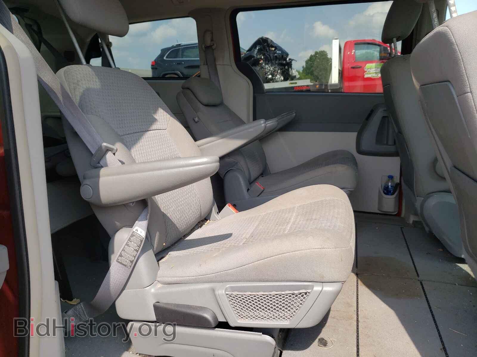 2008 CHRYSLER MINIVAN - VIN: 2A8HR54P58R738853 - Фото 6