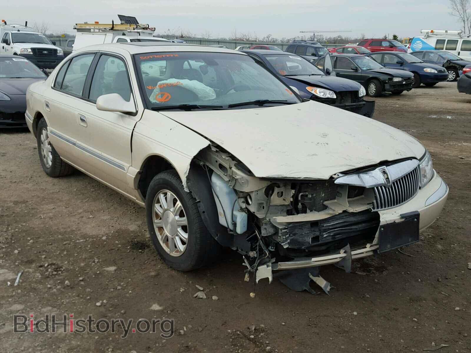 Photo 1LNHM97V82Y643323 - LINCOLN CONTINENTL 2002