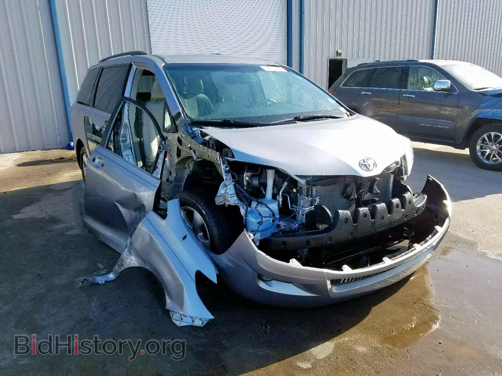 Photo 5TDKK3DCXES523684 - TOYOTA SIENNA LE 2014