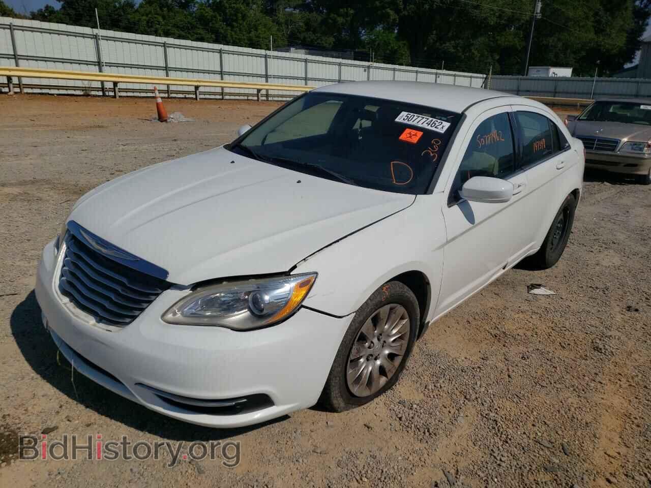 2013 CHRYSLER 200 - VIN: 1C3CCBABXDN689705 - Фото 2